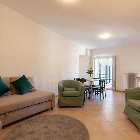 Porta Torre Como Apartment - By Relais Di Giada Kültér fotó